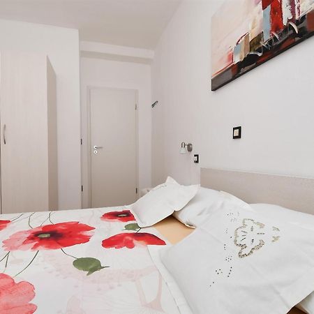 Apartment Joviz Макарска Екстериор снимка